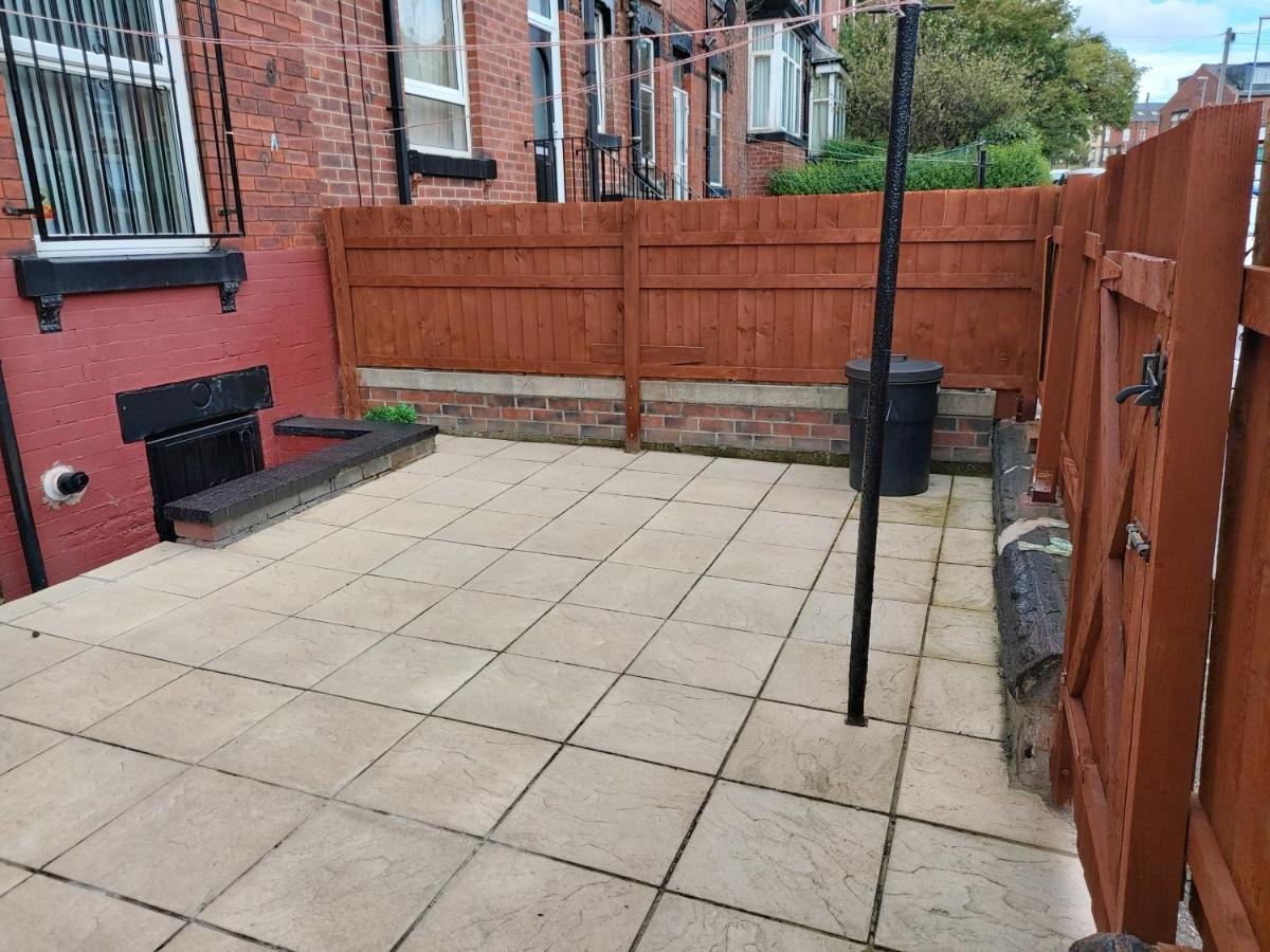 Spacious Two Bedroom House, Parking And Wifi 利兹 外观 照片