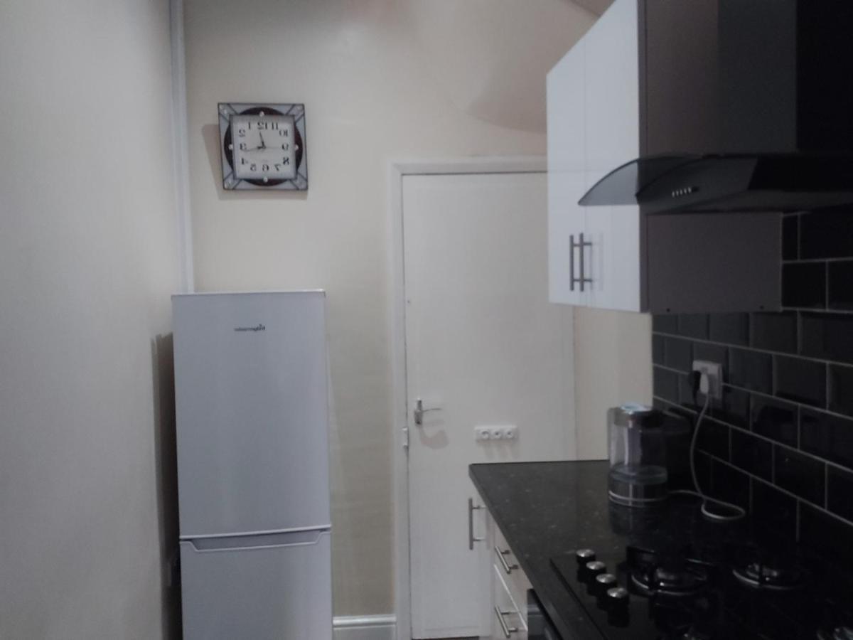 Spacious Two Bedroom House, Parking And Wifi 利兹 外观 照片