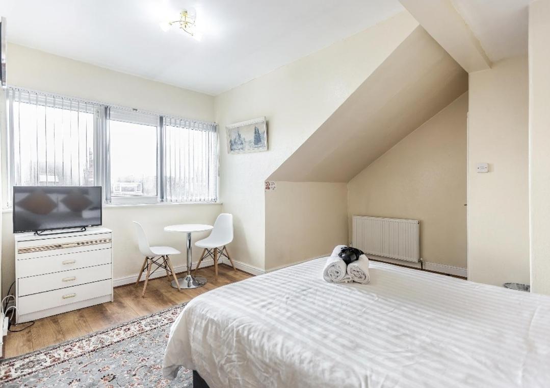 Spacious Two Bedroom House, Parking And Wifi 利兹 外观 照片