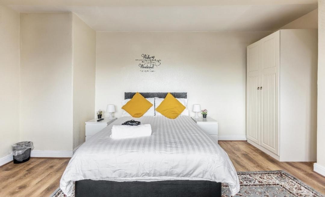 Spacious Two Bedroom House, Parking And Wifi 利兹 外观 照片