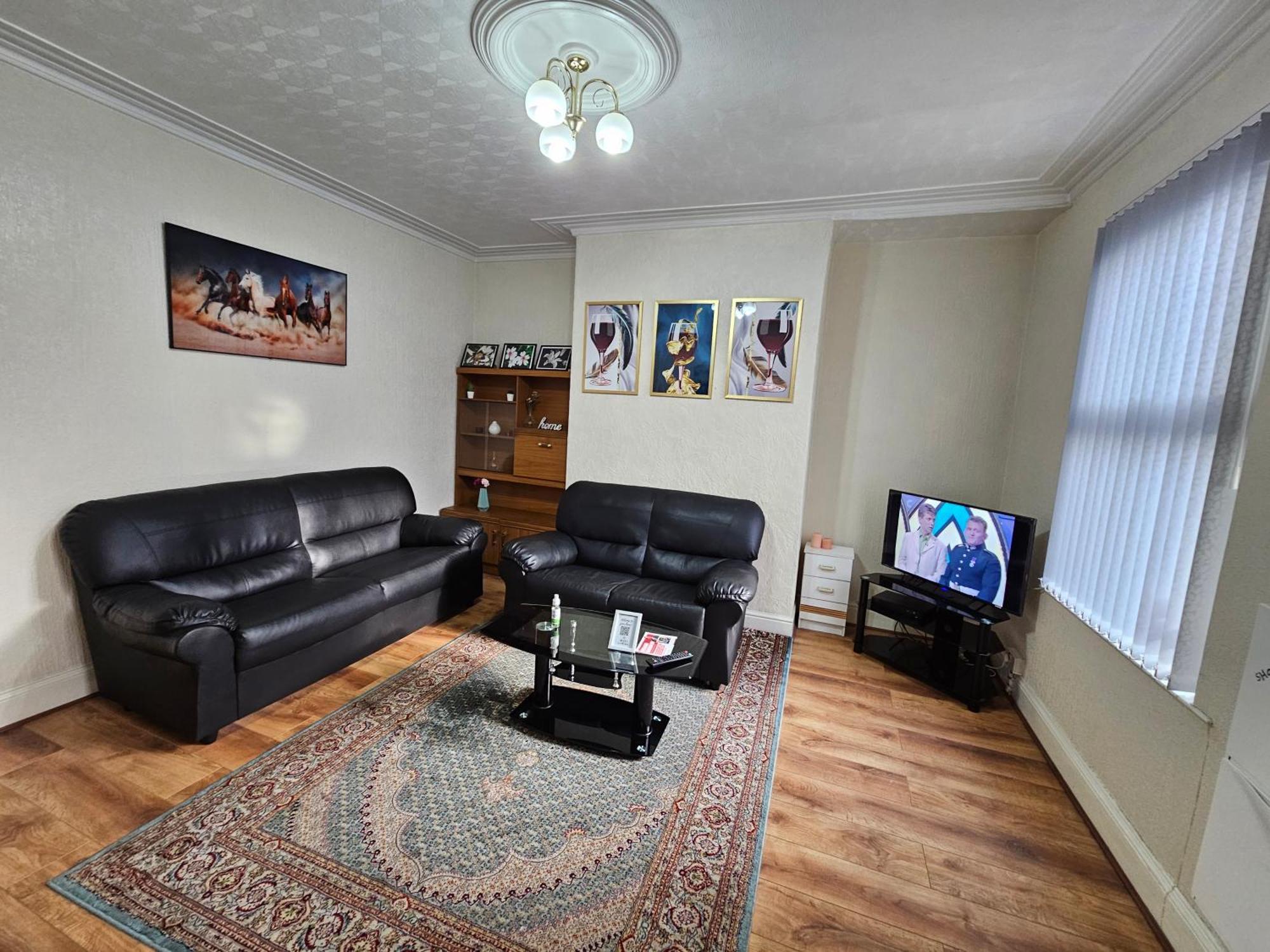 Spacious Two Bedroom House, Parking And Wifi 利兹 外观 照片