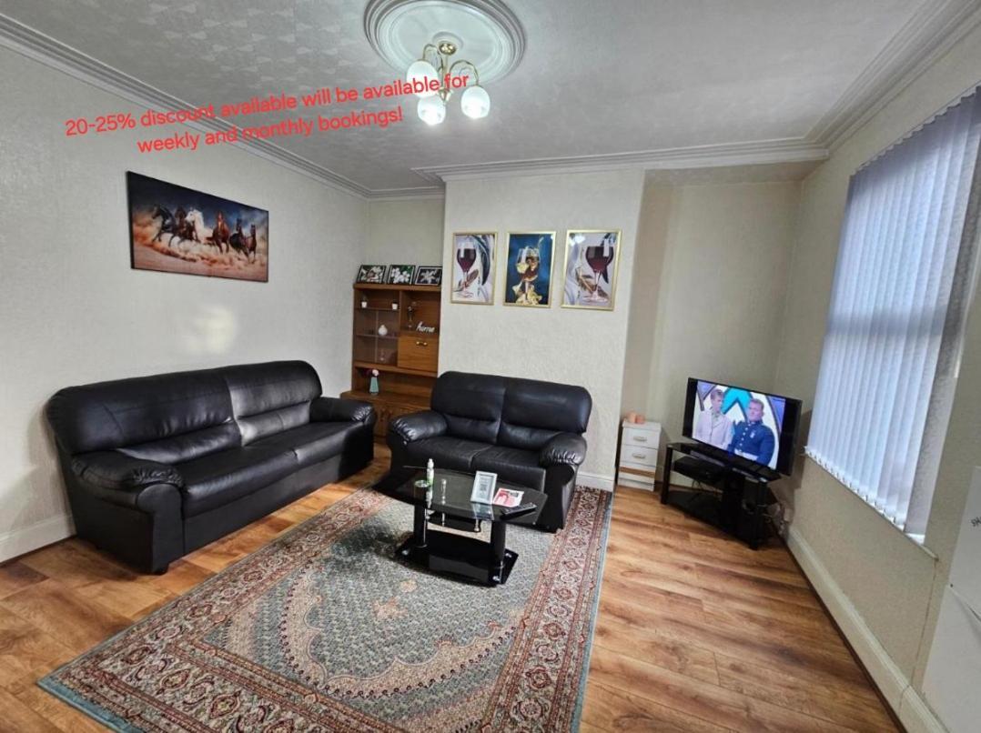 Spacious Two Bedroom House, Parking And Wifi 利兹 外观 照片